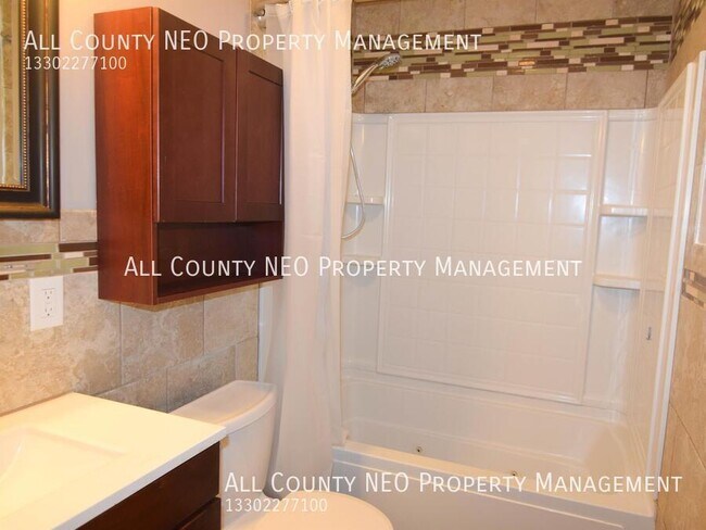 Building Photo - 2290 Suncrest Dr