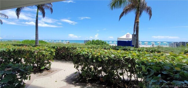 Building Photo - 15901 Collins Ave