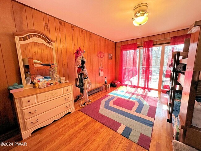 Building Photo - 402 Canoe Brook Dr