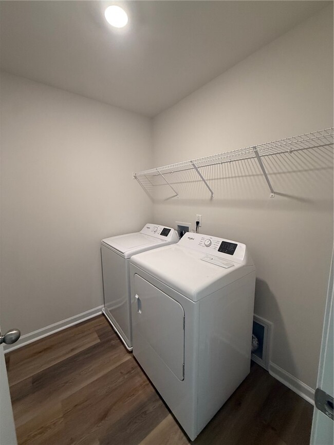 Building Photo - 113 Cascade Ln