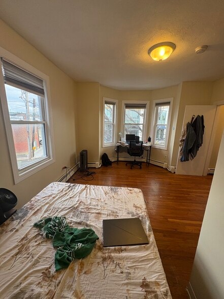 Building Photo - 239 Tremont St