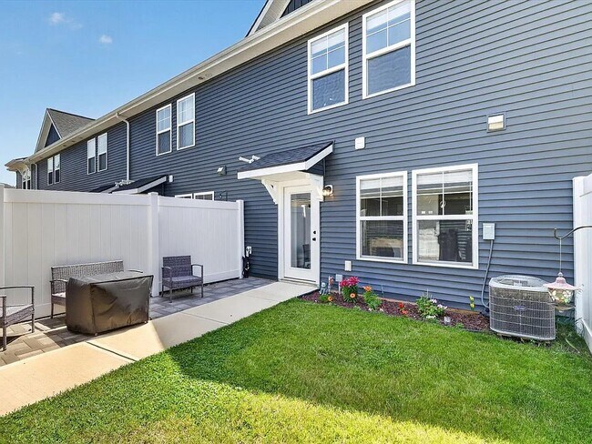 Building Photo - 1162 Stagecoach Dr