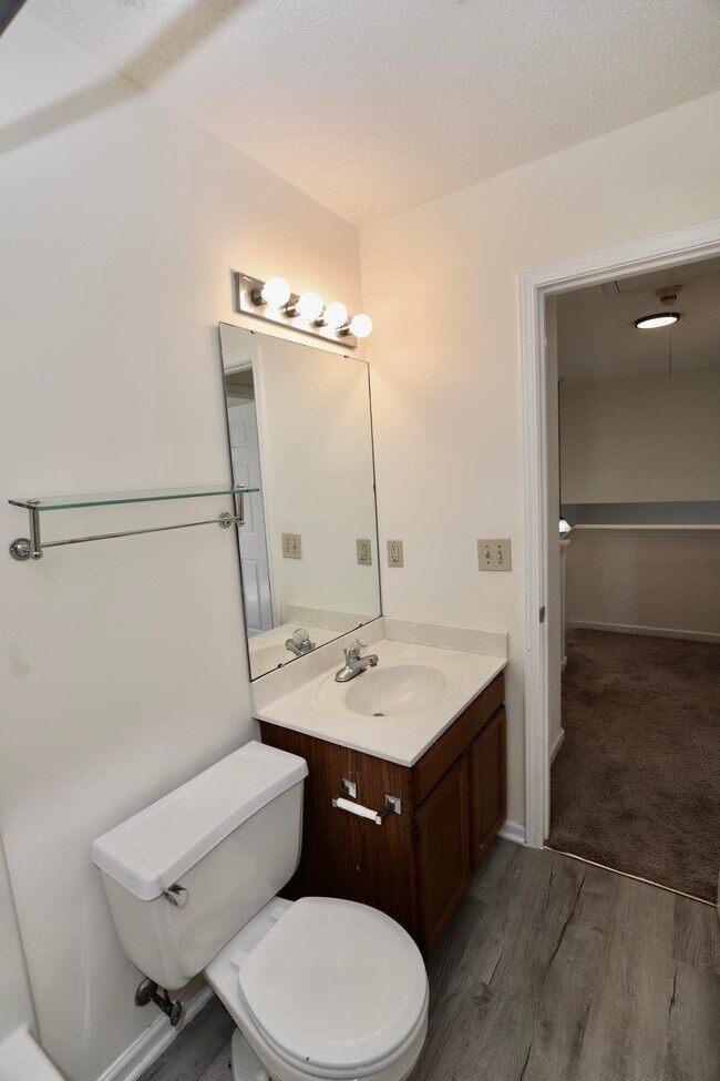 Building Photo - 21 N Trace Ct