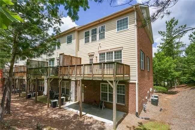 Building Photo - 5060 Windcrest Ln