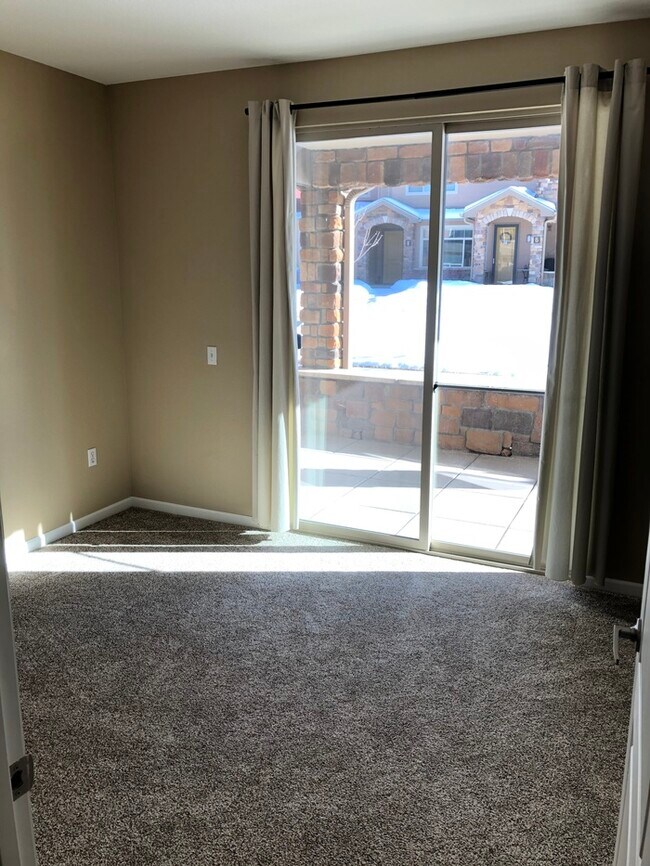 Building Photo - Stunning Condo in Palomino Park