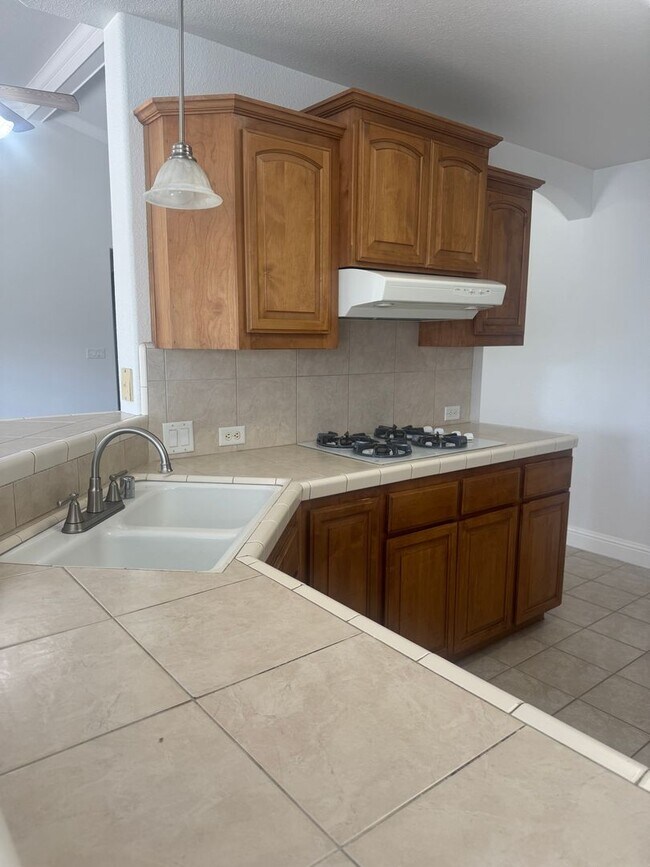 Building Photo - 4 BED/2 BATH IN REDDING IN THE WESTSIDE ES...