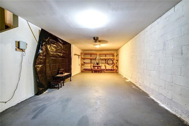 Building Photo - 2035 Putnam Point SW