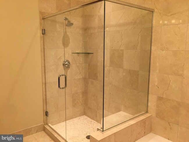 Building Photo - 8220 Crestwood Heights Dr