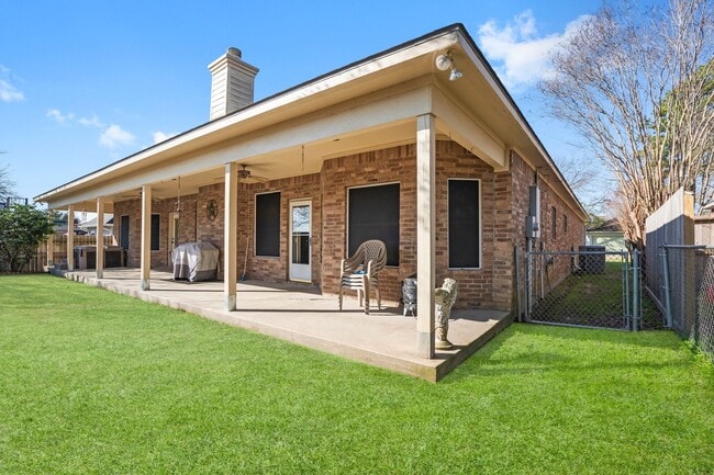 Building Photo - 9292 Deepwater Dr