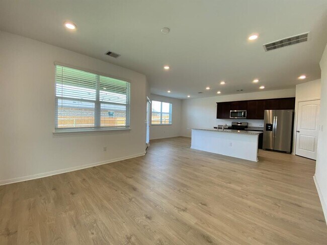 Building Photo - 209 Saide St