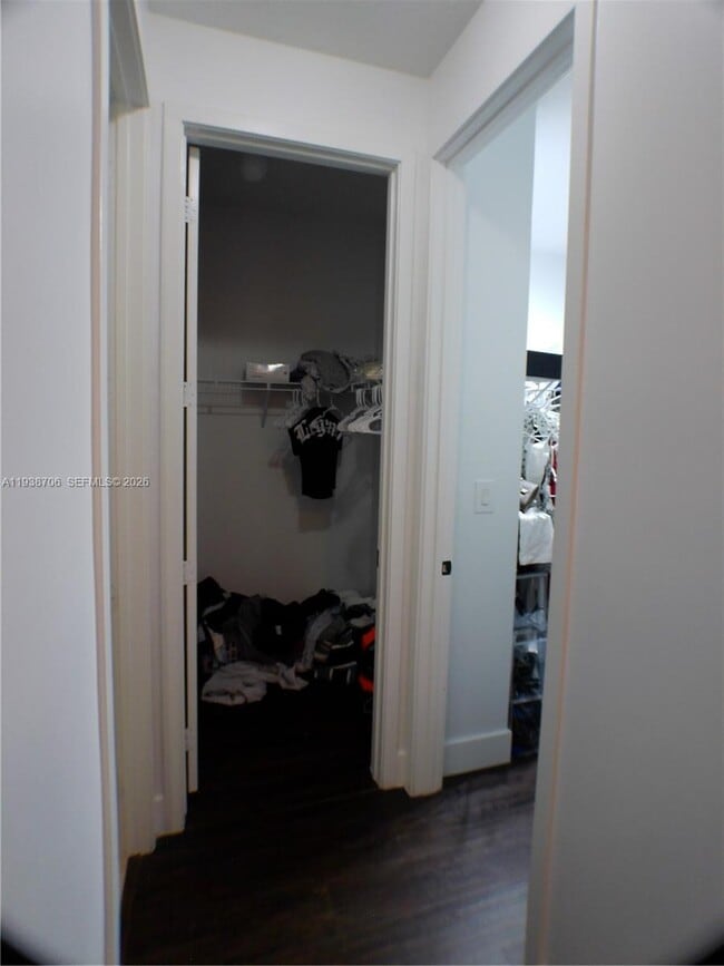 Building Photo - 3308 W 95th Terrace