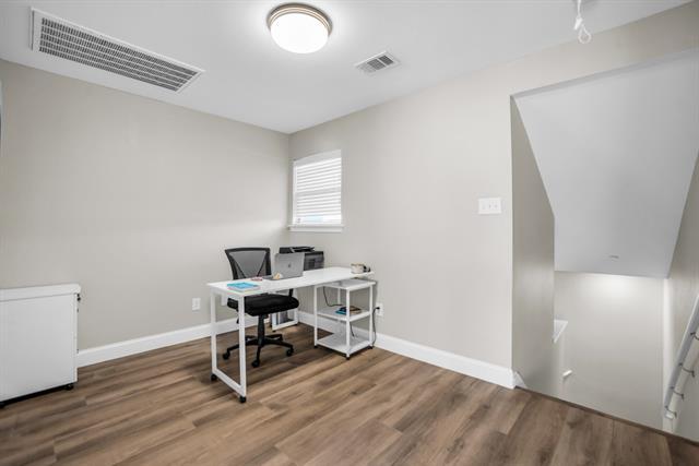 Building Photo - 575 S Virginia Hills Dr