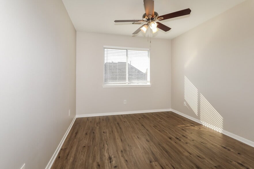 Building Photo - 22207 Summer Breeze Ln