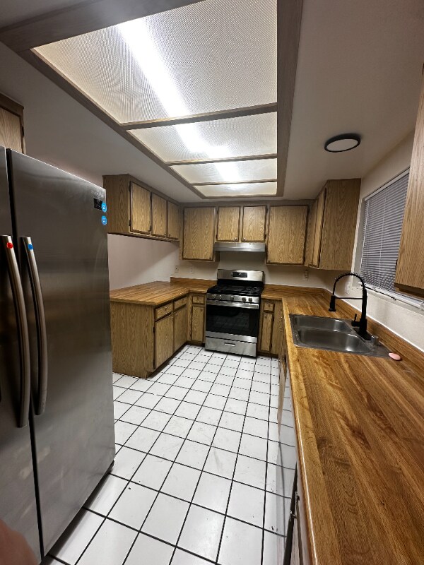 Building Photo - 28985 Calle Del Lago