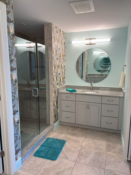 Master Bath - 260 Hidden Bay Dr