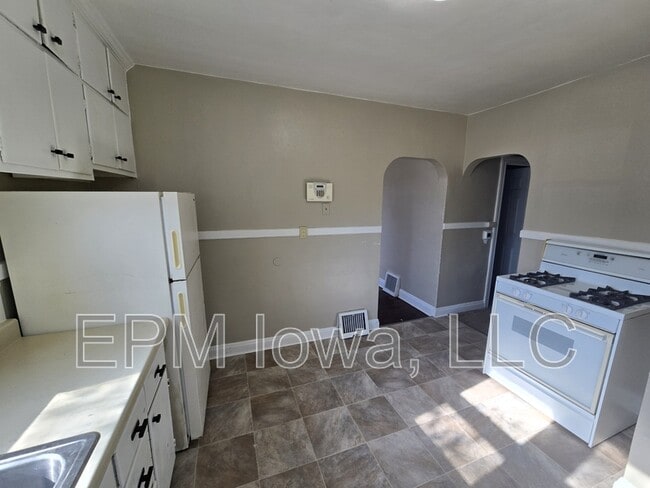 Building Photo - 511 Ricker St