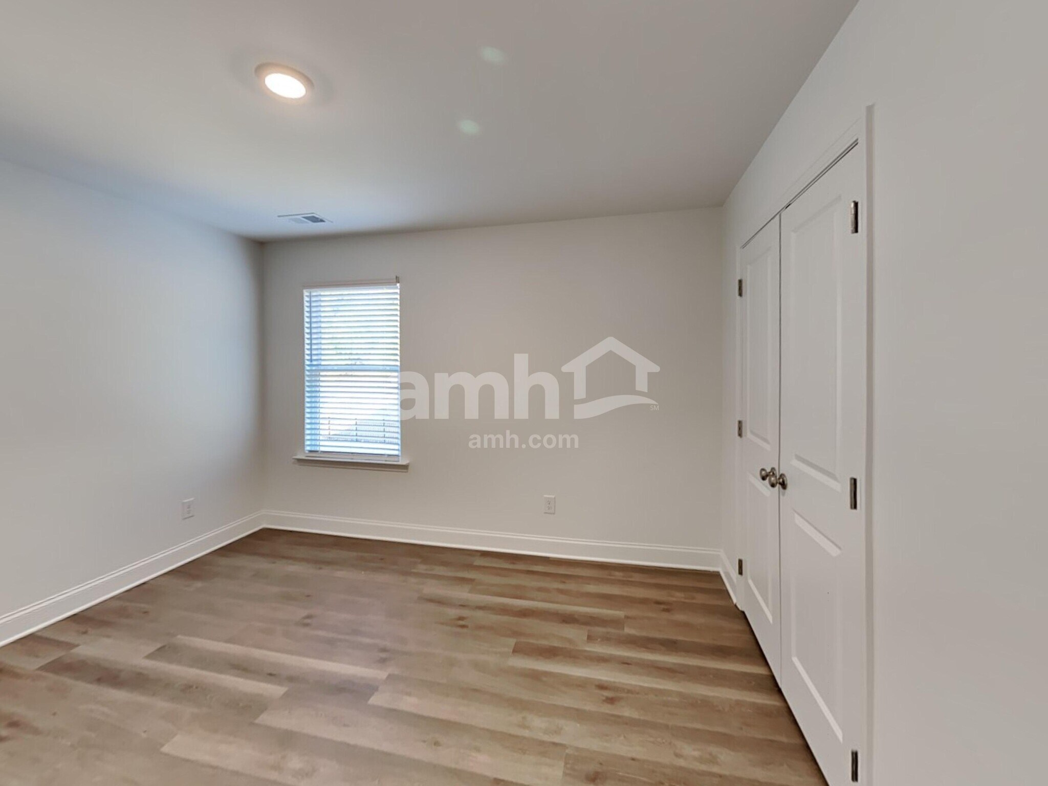 Building Photo - 637 Smt Vw Ln