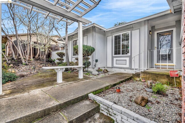 Building Photo - 909 Halite Way