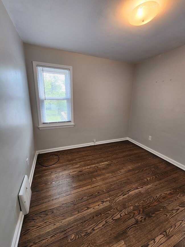 Building Photo - Beautiful 3 Bedroom Home For Rent