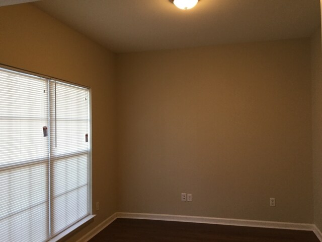 Building Photo - 204 Annesbury Ln