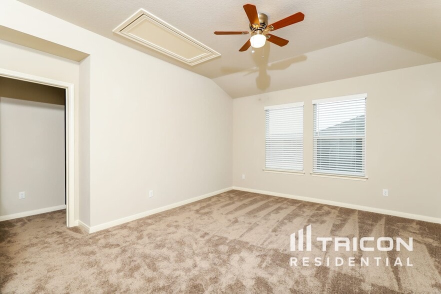 Building Photo - 13520 Paxton Blvd