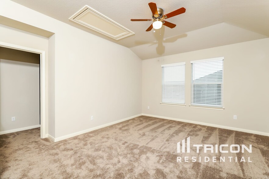 Building Photo - 13650 Paxton Blvd