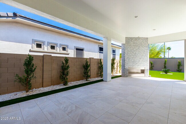 Building Photo - 12469 N 93rd Way