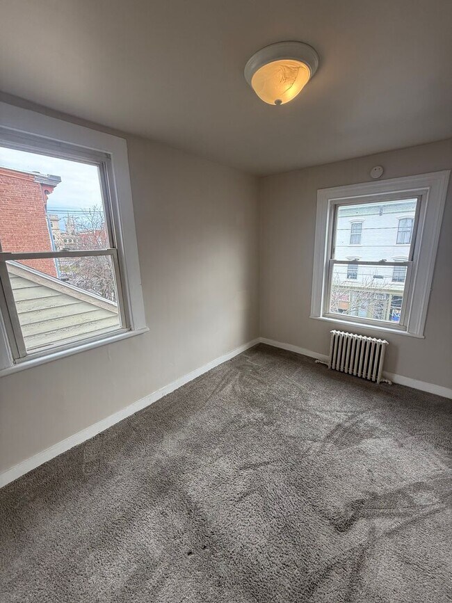 Building Photo - 115 Liberty St