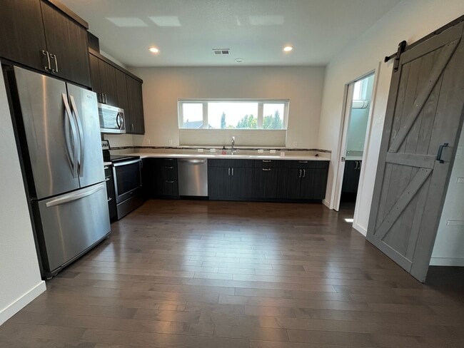 Building Photo - Beautiful Modern Townhouse in North Fort C...