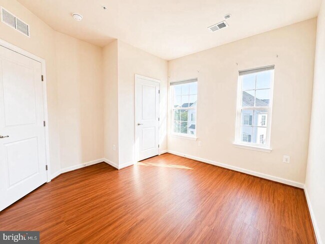 Building Photo - 22605 Winding Woods Way