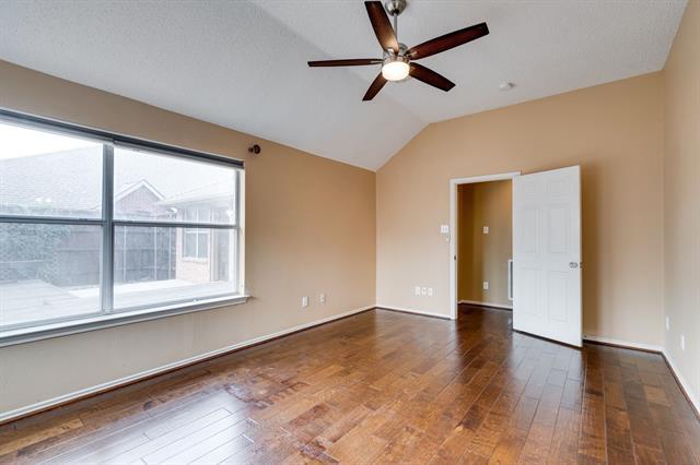 Building Photo - 3900 Oak Park Dr