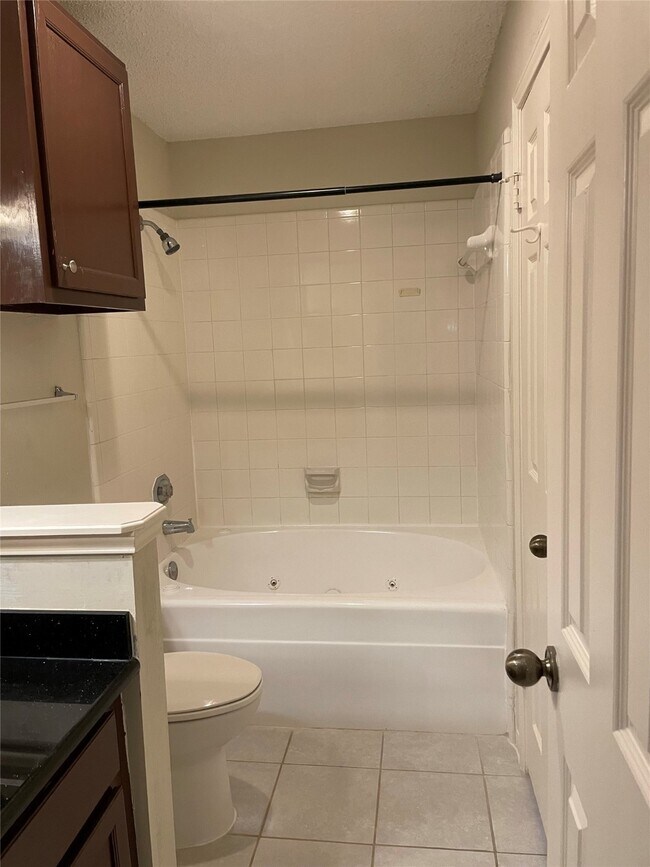 Building Photo - 2300 Old Spanish Trl