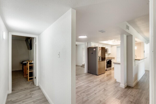 Building Photo - 5352 W Port Au Prince Ln