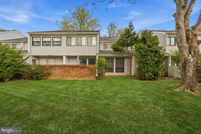 Building Photo - 7 Dennison Dr