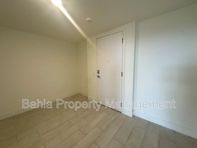 Building Photo - 2000 Metropica Wy