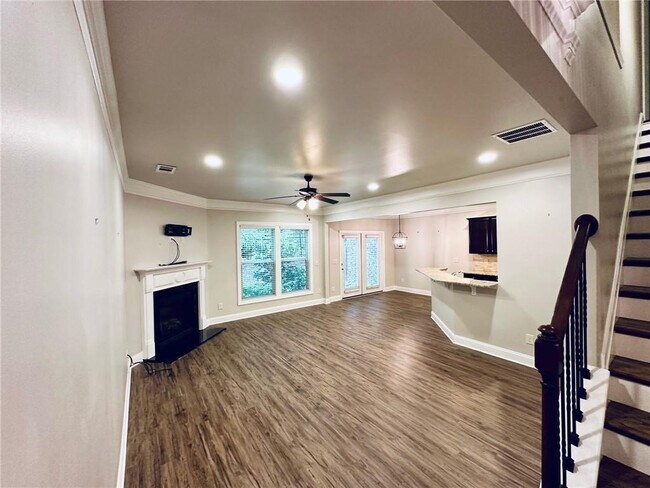 Building Photo - 13364 Canary Ln