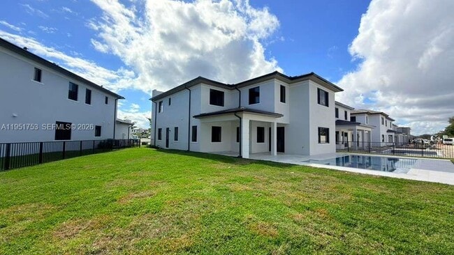 Building Photo - 19700 NE 14th Ave