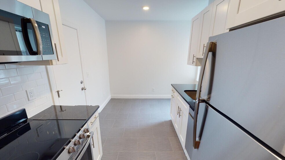 Building Photo - 132 Sutherland Rd