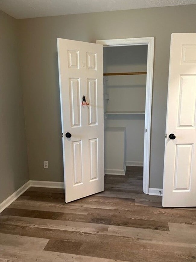 Building Photo - Available NOW – Renovated 3 Bedroom, 2 Bat...