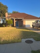 Building Photo - 539 Woodcreek Dr