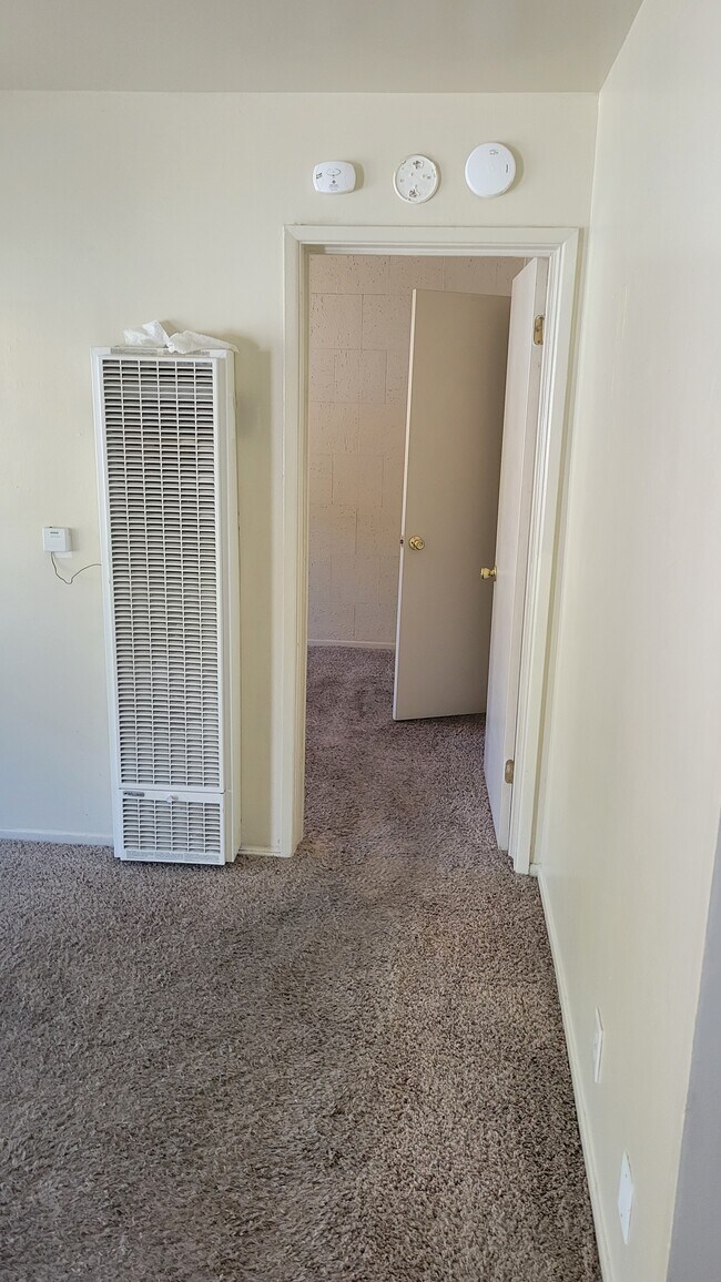 Building Photo - 7004 Amethyst Ave