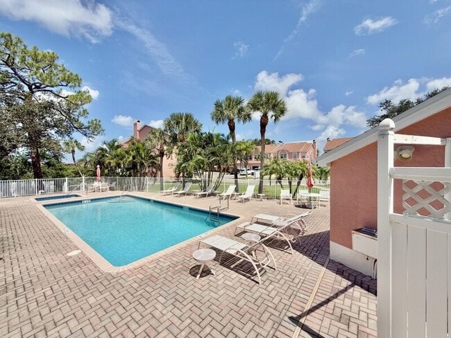 Building Photo - 14530 Alejo Ct