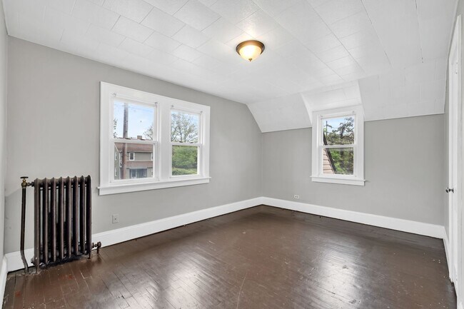 Building Photo - Single Family Home