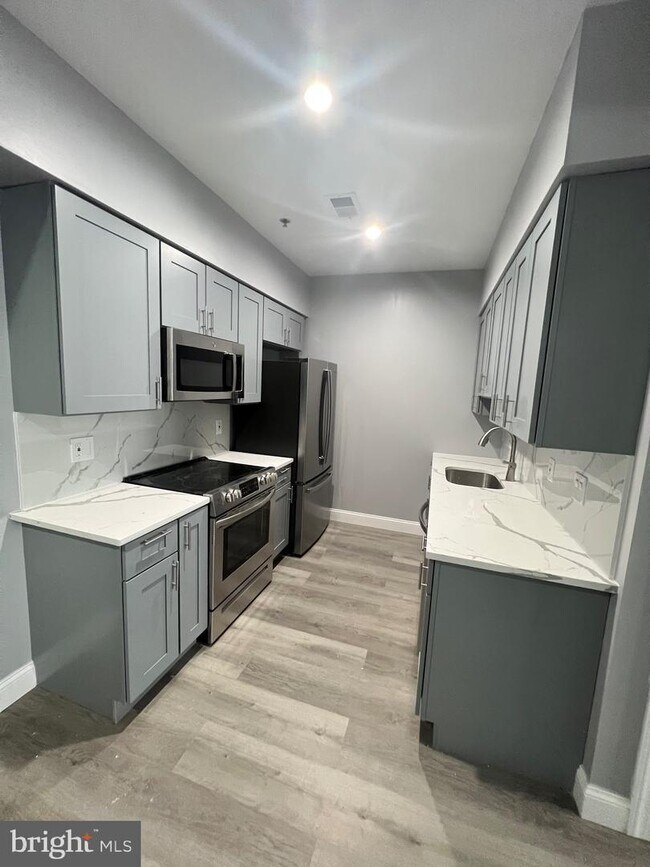 Building Photo - 1611-15 Ridge Ave