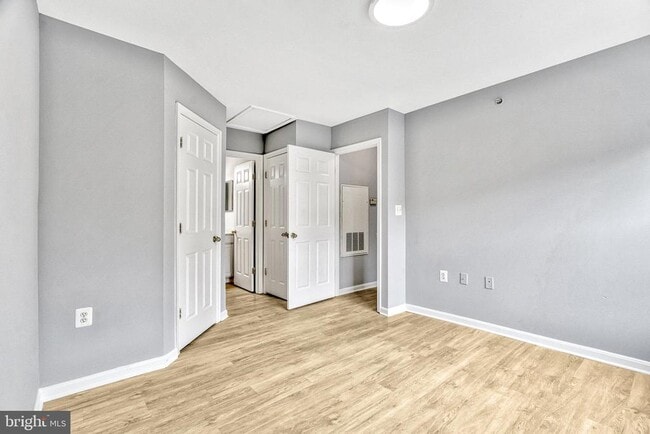 Building Photo - 43585 PATCHING POND Sq