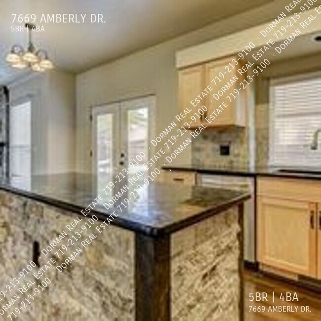Building Photo - 7669 Amberly Dr
