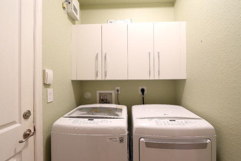 Building Photo - 407 SW Walking Path