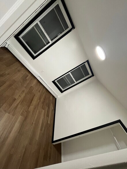 Building Photo - 198 President St