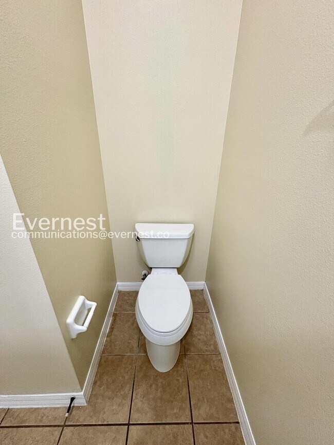 Building Photo - Limited Time Special Offer / 3 Bed, 2 Bath Home with Garage / Pet-Friendly / Vouchers Accepted / ...