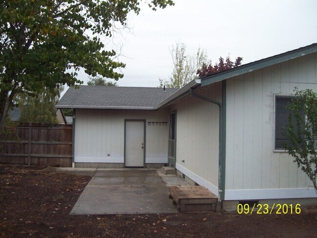 Building Photo - 2720 S Eleventh St